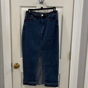 Classic Dark Blue Straight-Leg Women’s Jeans